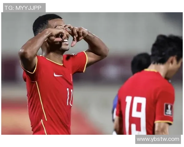 穿红色足球鞋驰骋绿茵场的球星是谁他为何成为球迷心中的焦点 穿红色足球鞋驰骋绿茵场的球星是谁他为何成为球迷心中的焦点